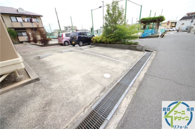 ソーシャルライフガーデンの駐車場