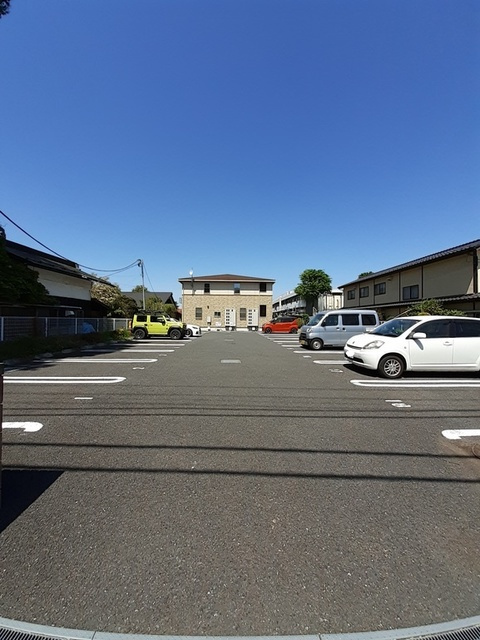 ヴィラ・立川の駐車場