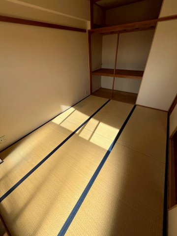 シェリール甲東園の和室