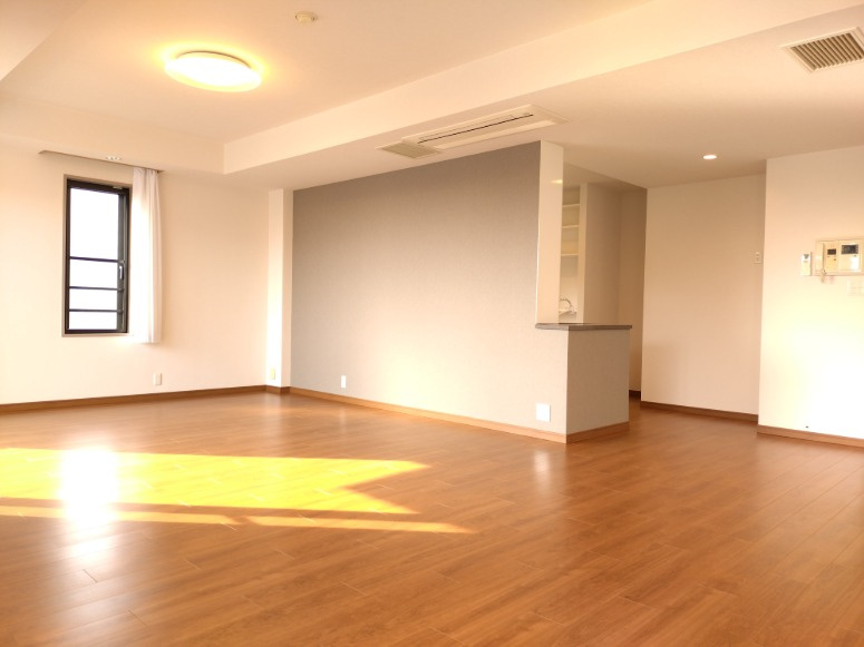 プレスティージュ苦楽園の居間・リビング