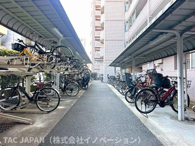 キャッスルマンション亀戸立花弐番館の駐輪場|敷地内に駐輪場やバイク置場もしっかり完備しています。