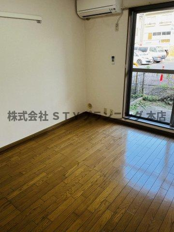 仲介手数料0円！テリオスの居間・リビング