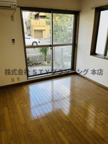 仲介手数料0円！テリオスの居間・リビング