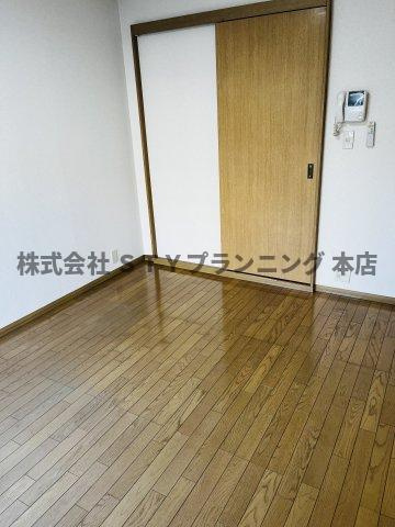 仲介手数料0円！テリオスの居間・リビング