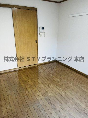 仲介手数料0円！テリオスの居間・リビング