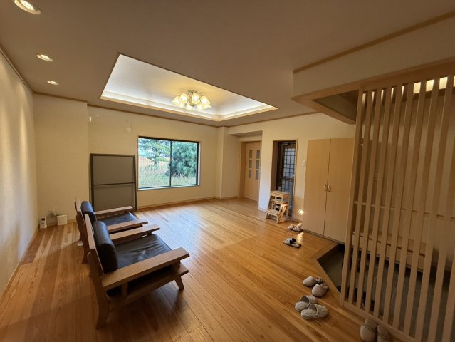 和歌山県岩出市紀泉台豪邸の洋室|1階ゲストルーム！