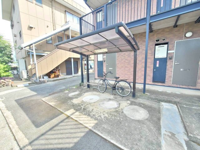 アムールリスブランのその他共用部分|駐輪場に自転車も停められます♪