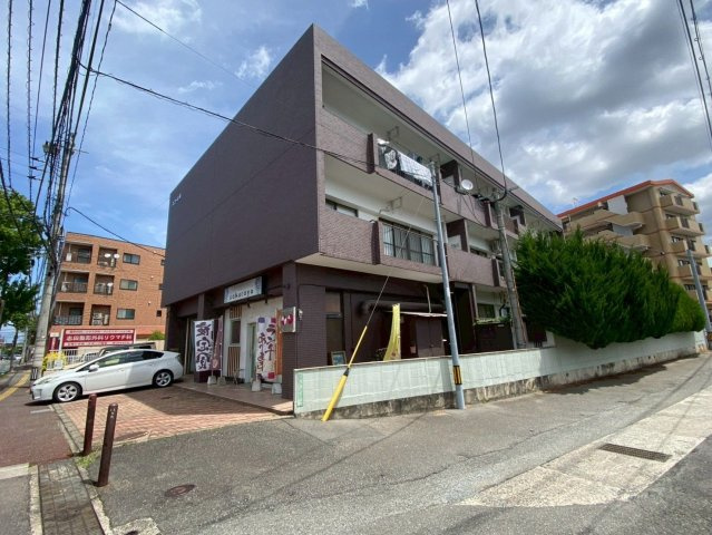 【外観】 | スコーレ堤 | 学校が近く子育て中のファミリーにもおススメ。徒歩圏内に買い物施設が充実しており、暮らしやすい立地です