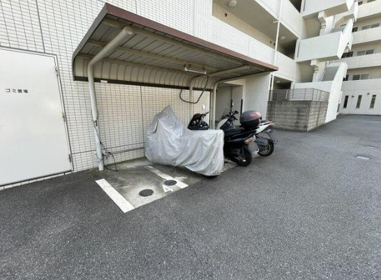【中古マンション】レーベンハイム若葉富士見町のその他共用部分|バイク置き場