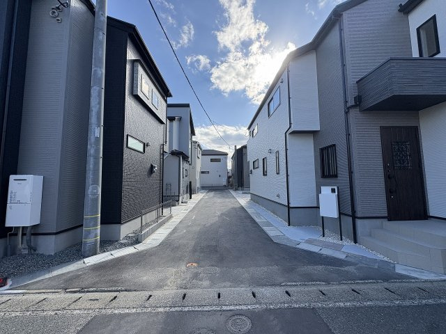 【その他】 | 福岡市西区横浜1丁目　1号棟（全6棟）【仲介手数料無料・0円】 | 現地写真。前面道路です。