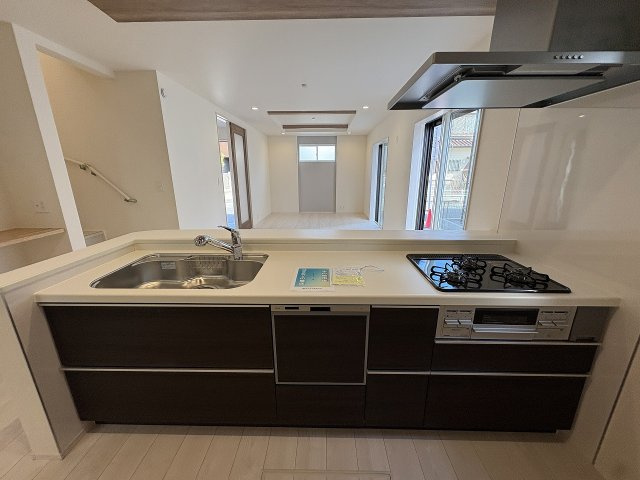 【キッチン】 | 福岡市西区横浜1丁目　1号棟（全6棟）【仲介手数料無料・0円】 | 現地写真。