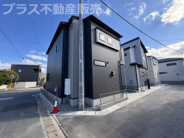 【外観】 | 福岡市西区横浜1丁目　1号棟（全6棟）【仲介手数料無料・0円】 | 現地写真。プラス不動産販売なら、現場の全ての棟をまとめてご見学頂けます。