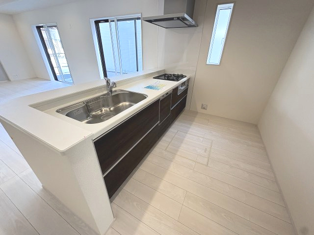 【キッチン】 | 福岡市西区横浜1丁目　1号棟（全6棟）【仲介手数料無料・0円】 | 現地写真。