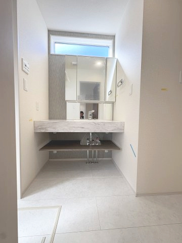 【洗面所】 | 福岡市西区横浜1丁目　1号棟（全6棟）【仲介手数料無料・0円】 | 現地写真。