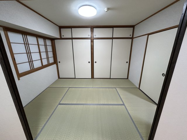 【和室】 | エクレール春日 | リビングダイニングとつながった快適な和室のお部屋。様々な用途にお使いいただけます