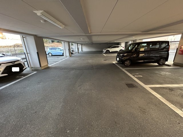 【駐車場】 | エクレール春日 | 駐車場は近隣の月極を確保済みです。詳細はお問合せください