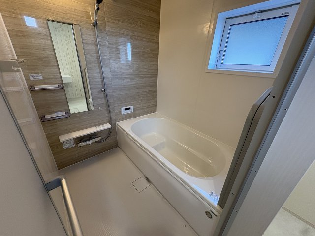 【浴室】 | 福岡市西区横浜1丁目　3号棟（全6棟）【仲介手数料無料・0円】 | 現地写真。浴室です。