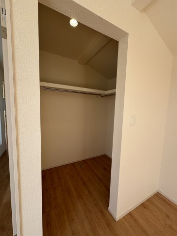 【収納】 | 福岡市西区横浜1丁目　3号棟（全6棟）【仲介手数料無料・0円】 | 現地写真。ウォークインクローゼットです。