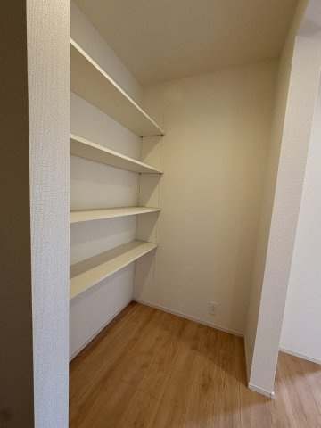 【収納】 | 福岡市西区横浜1丁目　3号棟（全6棟）【仲介手数料無料・0円】 | 現地写真。