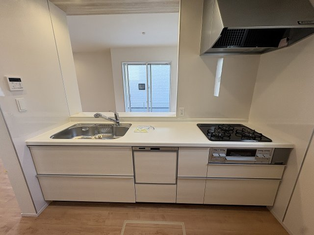 【キッチン】 | 福岡市西区横浜1丁目　3号棟（全6棟）【仲介手数料無料・0円】 | 現地写真。