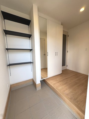 【玄関】 | 福岡市西区横浜1丁目　3号棟（全6棟）【仲介手数料無料・0円】 | 現地写真。