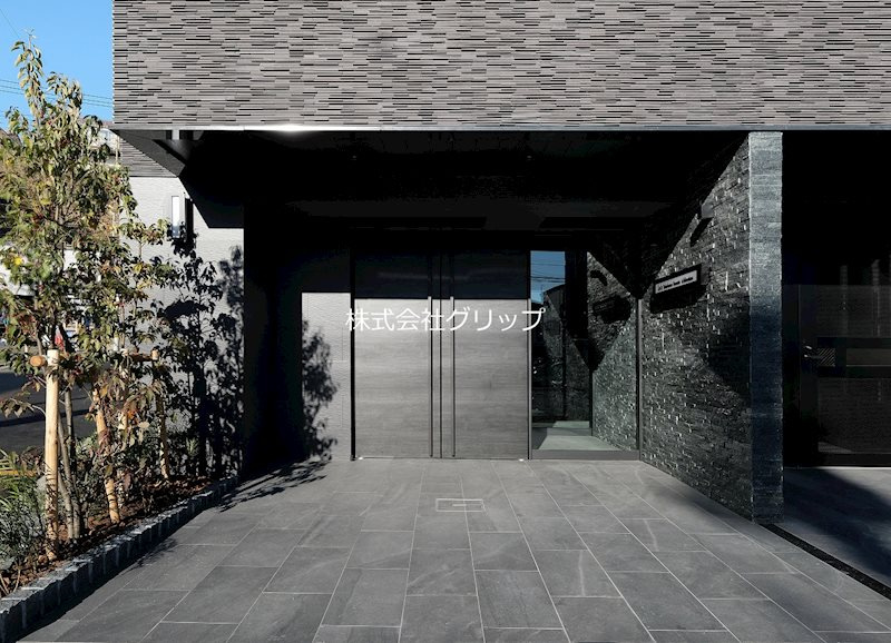 Le'a横濱山手壱番館のエントランス