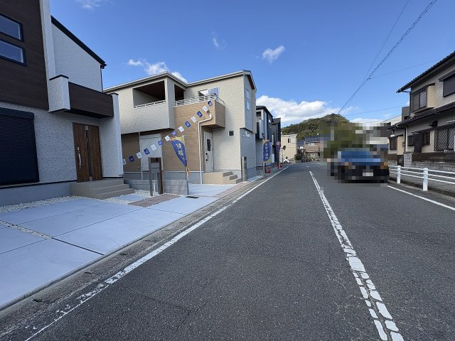 【その他】 | 福岡市西区横浜1丁目　4号棟（全6棟）【仲介手数料無料・0円】 | 現地写真。前面道路です。