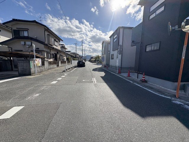 【その他】 | 福岡市西区横浜1丁目　4号棟（全6棟）【仲介手数料無料・0円】 | 現地写真。前面道路です。