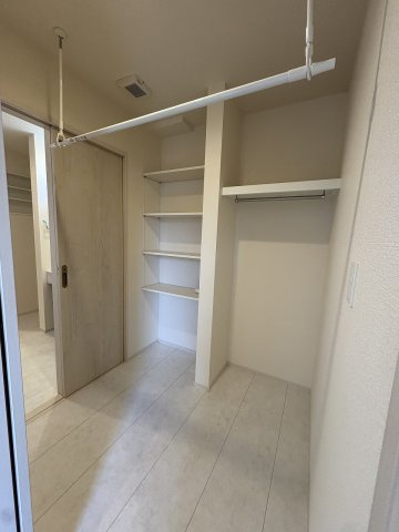 【収納】 | 福岡市西区横浜1丁目　6号棟（全6棟）【仲介手数料無料・0円】 | 現地写真。