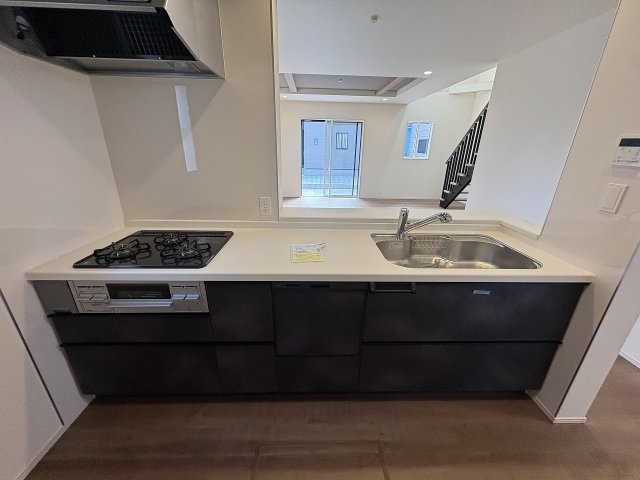 【キッチン】 | 福岡市西区横浜1丁目　6号棟（全6棟）【仲介手数料無料・0円】 | 現地写真。