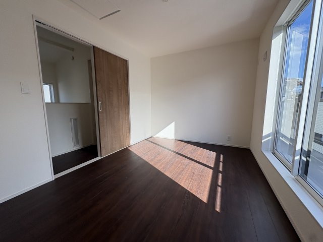 【子供部屋】 | 福岡市西区横浜1丁目　2号棟（全6棟）【仲介手数料無料・0円】 | 現地写真。