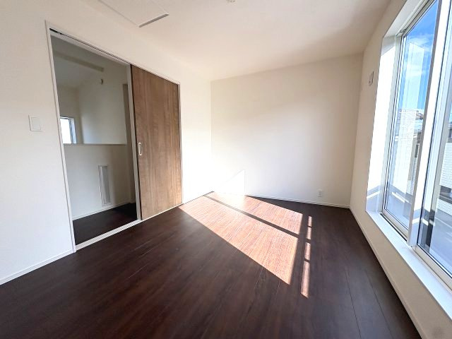 【子供部屋】 | 福岡市西区横浜1丁目　2号棟（全6棟）【仲介手数料無料・0円】 | 現地写真。