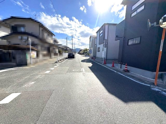 【その他】 | 福岡市西区横浜1丁目　2号棟（全6棟）【仲介手数料無料・0円】 | 現地写真。前面道路です。