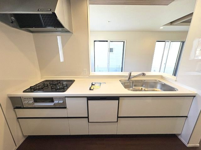 【キッチン】 | 福岡市西区横浜1丁目　2号棟（全6棟）【仲介手数料無料・0円】 | 現地写真。