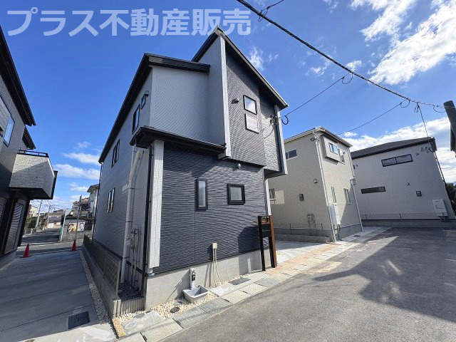 【玄関】 | 福岡市西区横浜1丁目　2号棟（全6棟）【仲介手数料無料・0円】 | 現地写真。