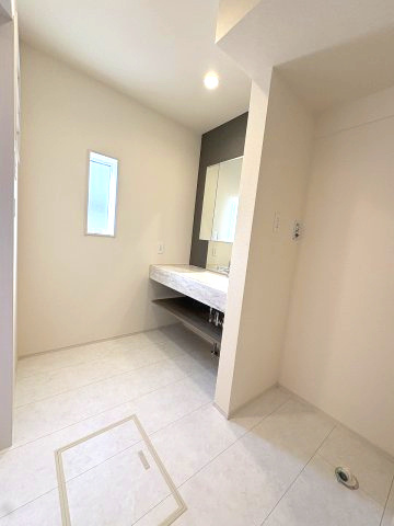 【洗面所】 | 福岡市西区横浜1丁目　2号棟（全6棟）【仲介手数料無料・0円】 | 現地写真。