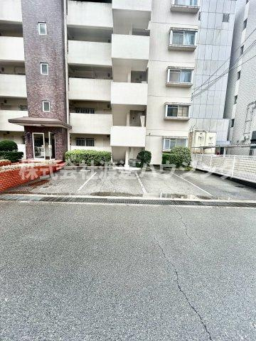 ハイツ山本の駐車場