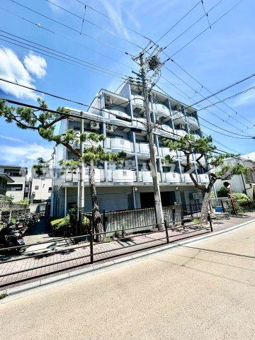 メゾンドール吹田の外観