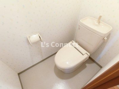 【トイレ】 | パティオ市名坂 | ウォームレット付きのトイレ。