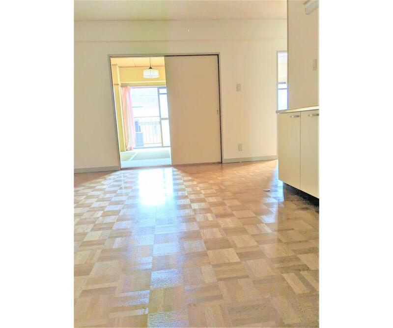 寿ビルの居間・リビング