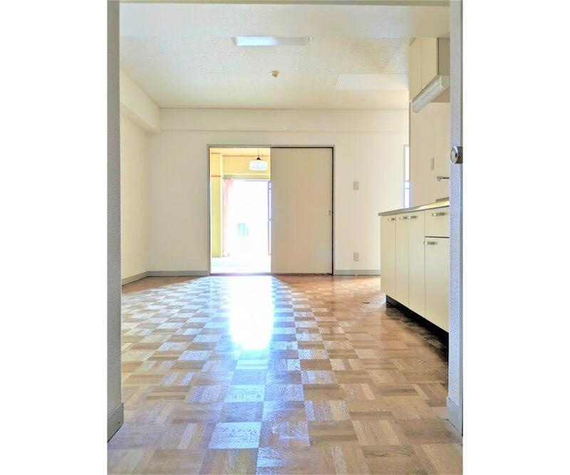 寿ビルの居間・リビング