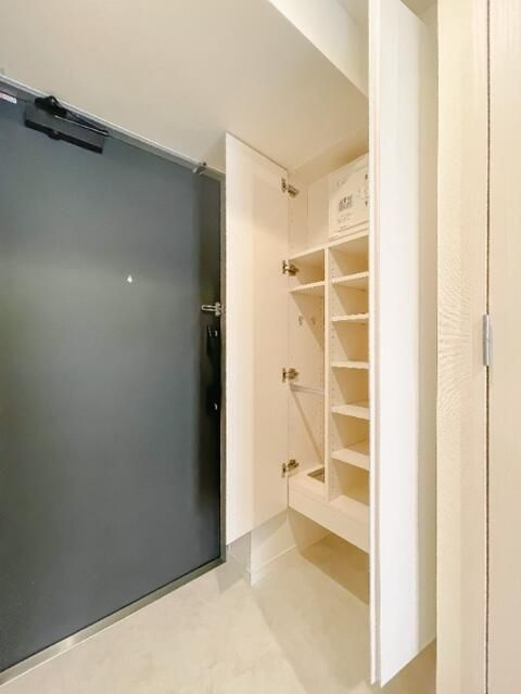 ドゥーエ三ノ輪Ⅰの玄関