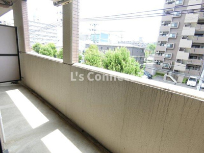 【バルコニー】 | エスポワール栗原 | ３階のお部屋で洗濯物もたくさん干せます。