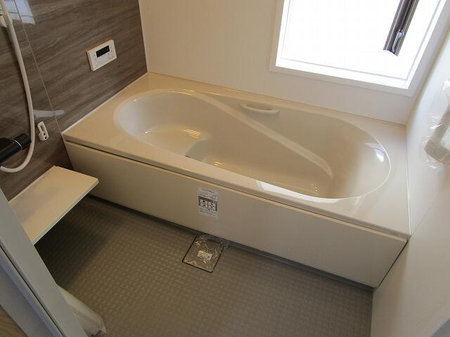 宇都宮市五代１丁目　4ＬＤＫ　中古住宅の浴室