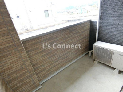 【バルコニー】 | メープルランド | 晴れた日には洗濯物もたくさん干せます。