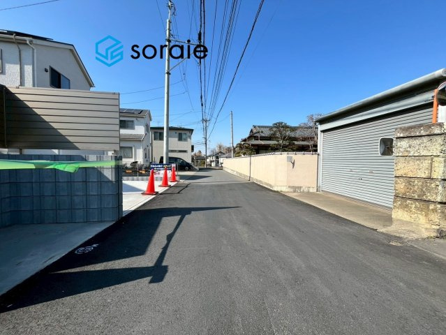 川越市寺尾第4期全3棟　新築戸建　リーブルガーデンの前面道路含む現地写真|令和8年3月23日撮影。