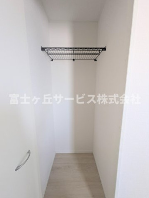 【洋室】 | 浜松市浜名区引佐町金指 新築一戸建て 3号棟 | ２Fの収納です
