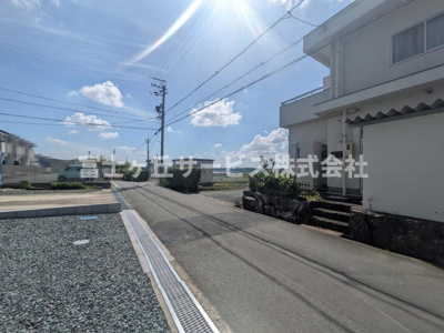 【前面道路含む現地写真】 | 浜松市浜名区引佐町金指 新築一戸建て 3号棟 | 前面道路です