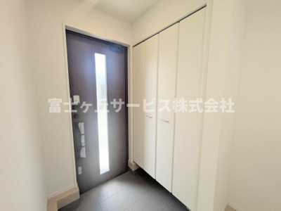 【玄関】 | 浜松市浜名区引佐町金指 新築一戸建て 3号棟 | 玄関です