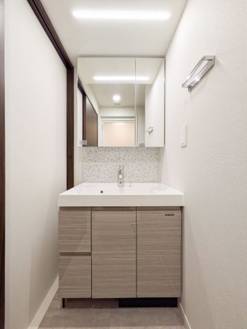 シーズンフラッツ渡辺通の洗面所